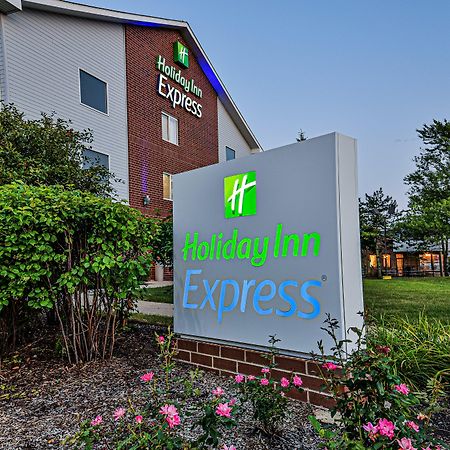 Holiday Inn Express Chicago Northwest-Vernon Hills By Ihg Exterior foto