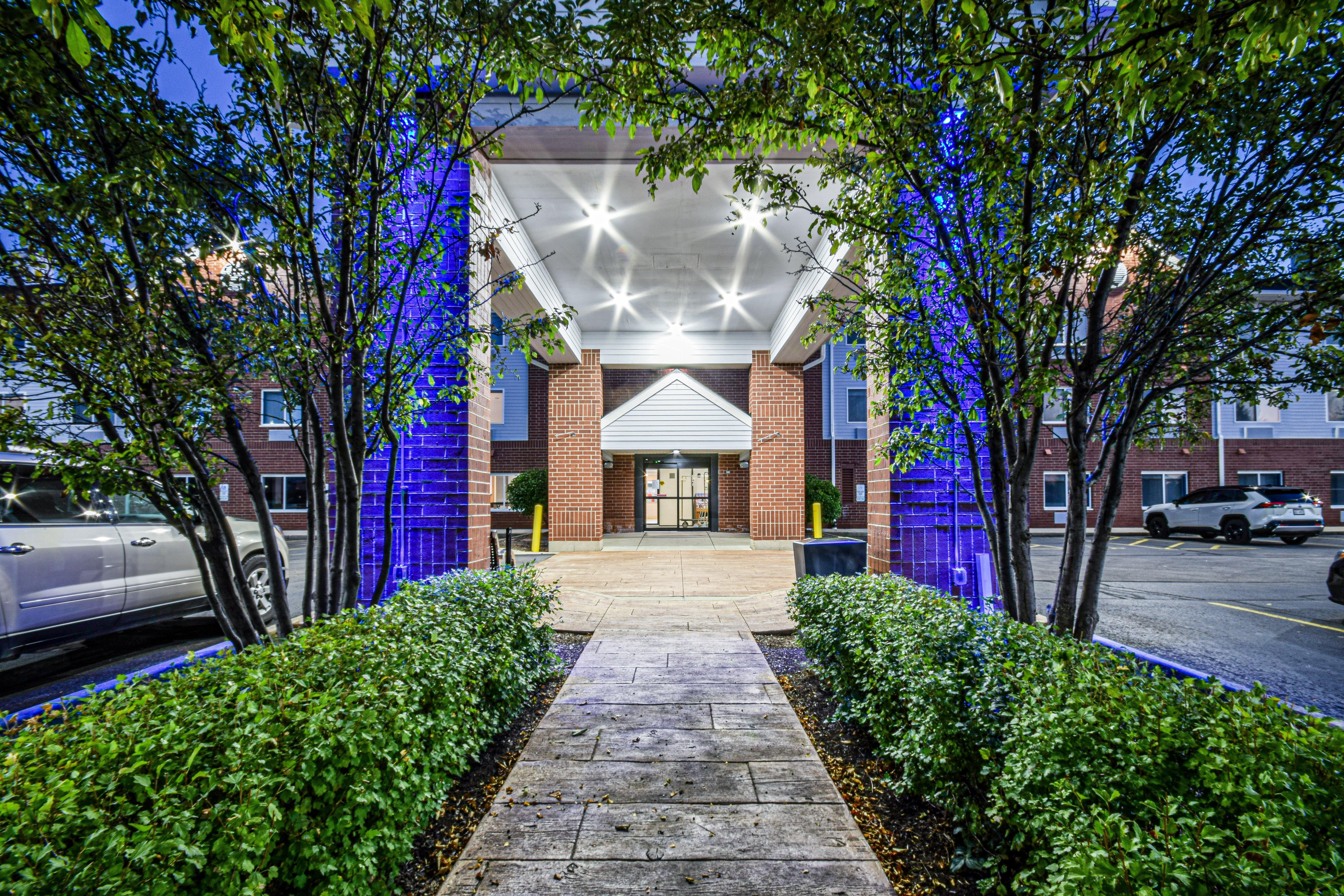 Holiday Inn Express Chicago Northwest-Vernon Hills By Ihg Exterior foto