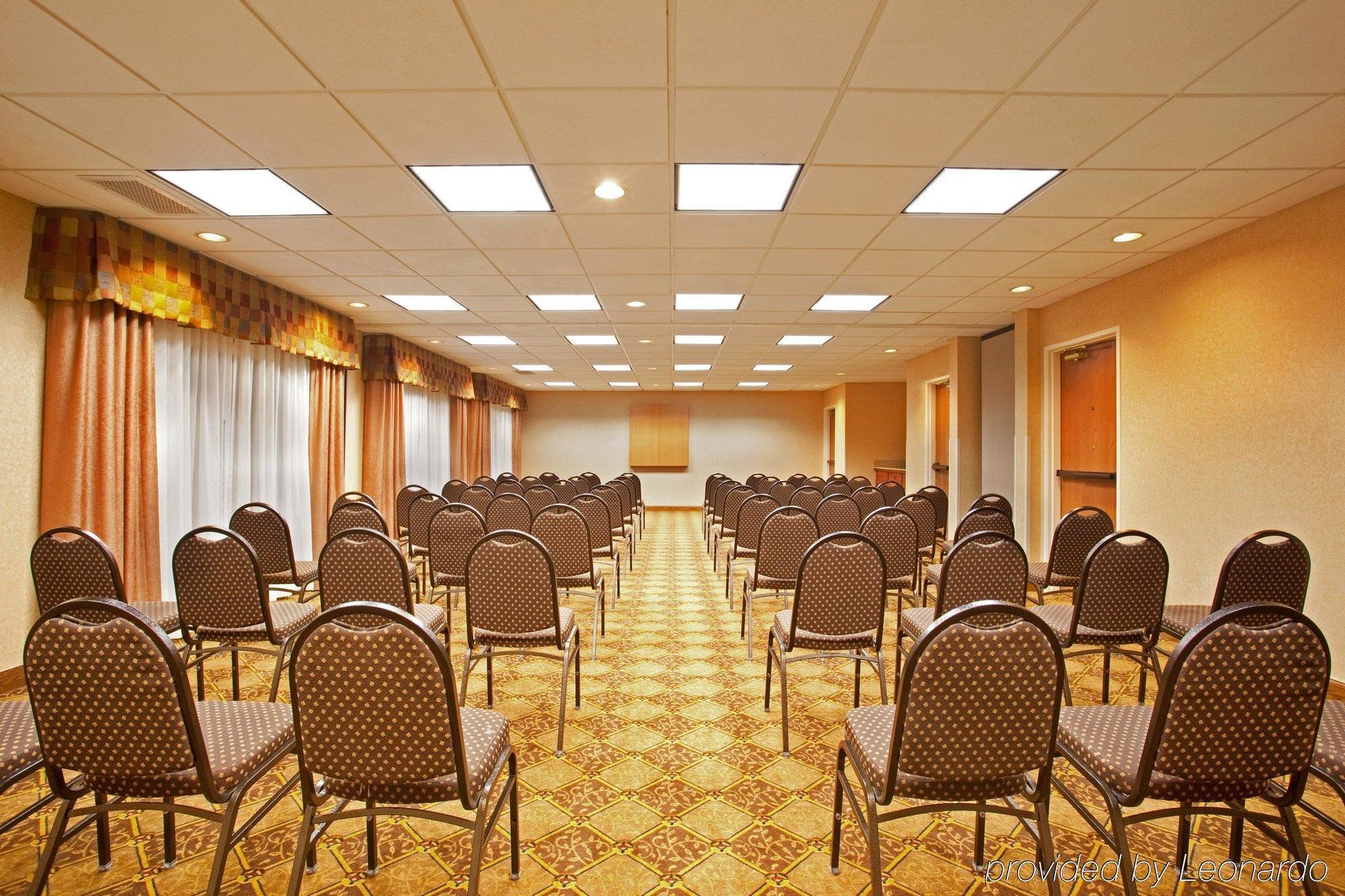 Holiday Inn Express Chicago Northwest-Vernon Hills By Ihg Einrichtungen foto