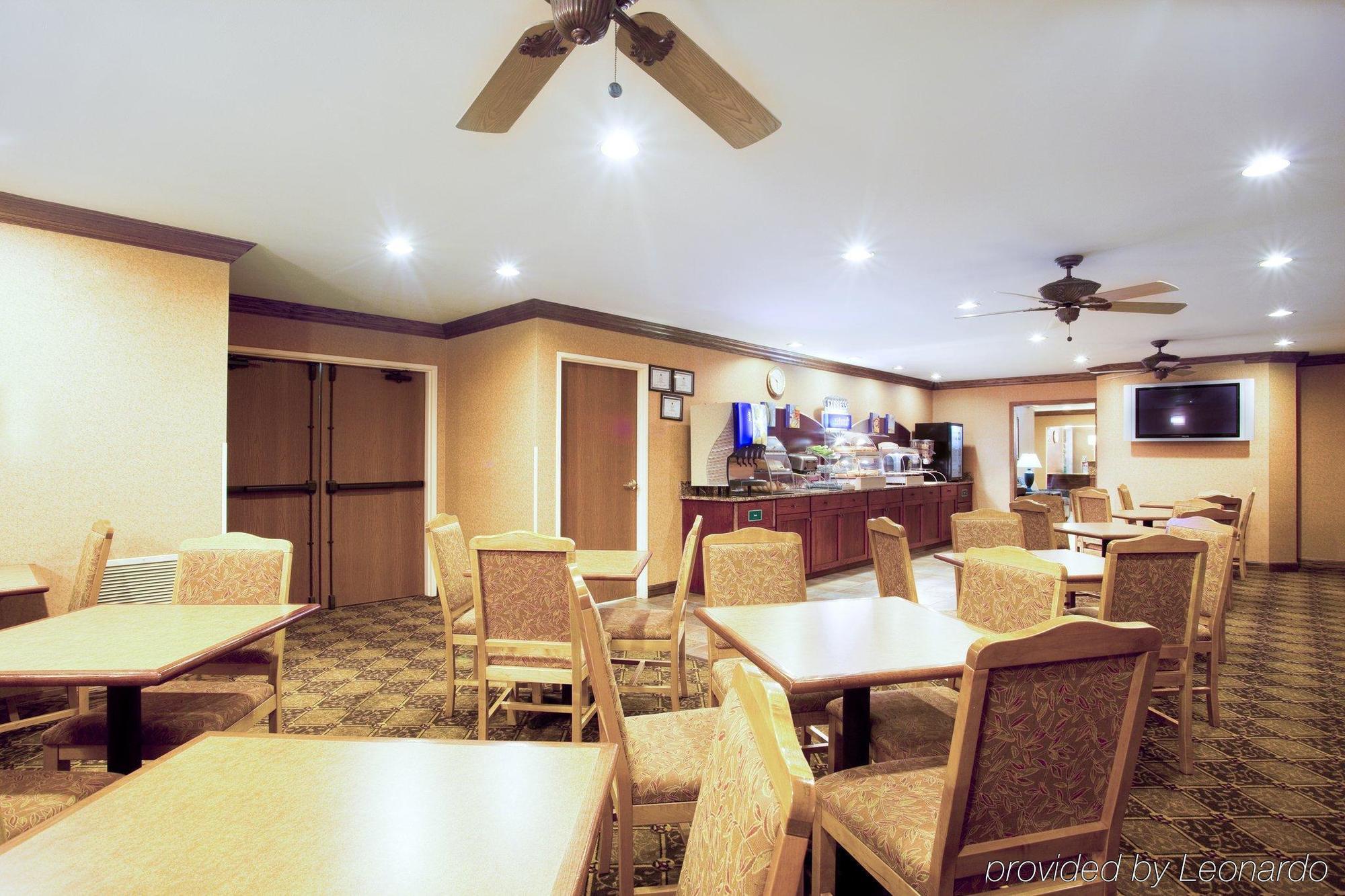 Holiday Inn Express Chicago Northwest-Vernon Hills By Ihg Restaurant foto