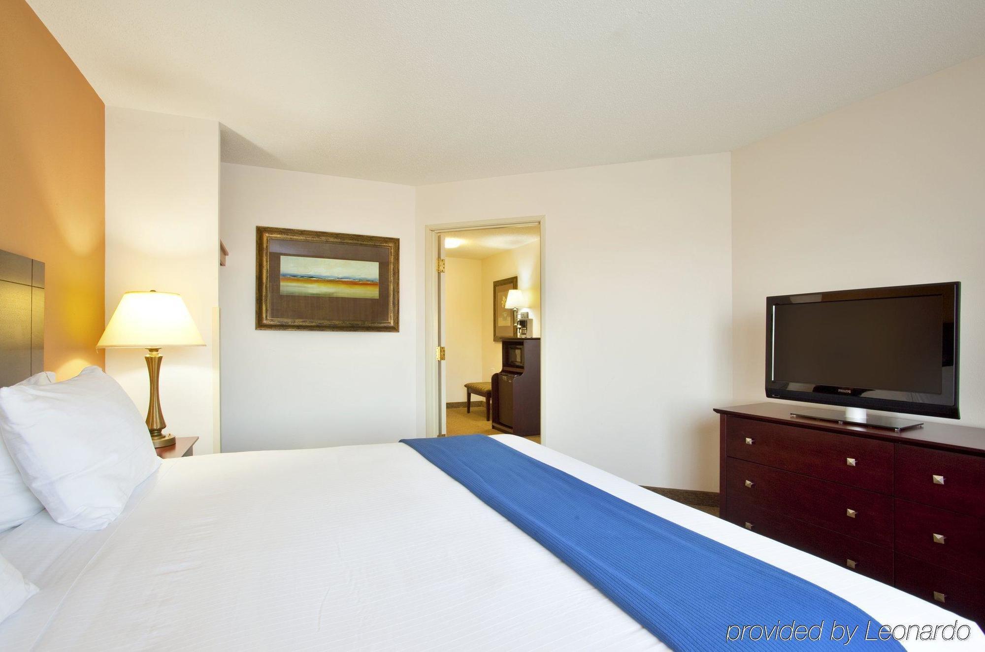 Holiday Inn Express Chicago Northwest-Vernon Hills By Ihg Zimmer foto